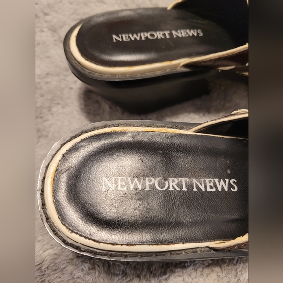 Womans low cut boots - Picture 4 of 6